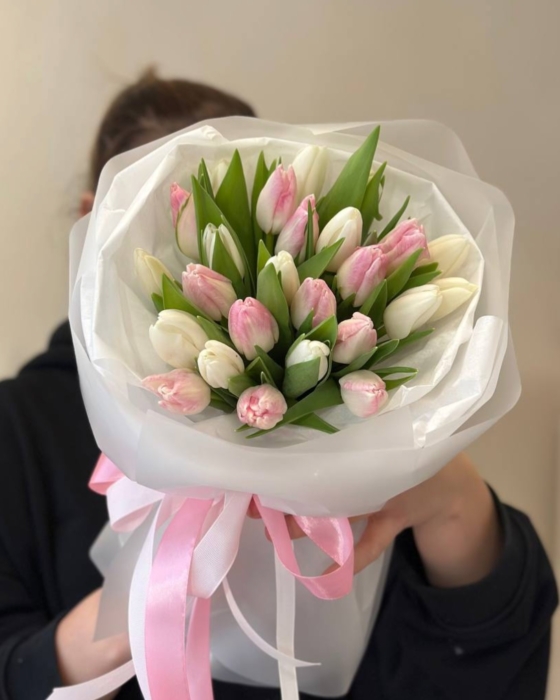 biało-różowe tulipany