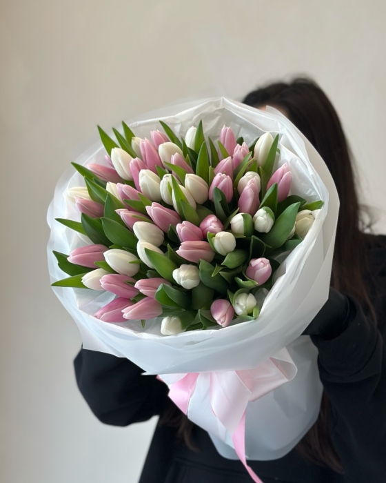 biało-różowe tulipany