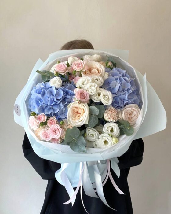 delicate blue medium, bukiet w niebieskim odcieniu
