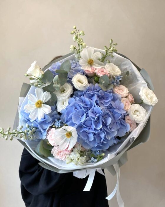 delicate blue medium, bukiet w niebieskim odcieniu