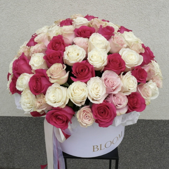 mix roses in a box