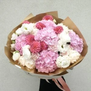 Bukiet "Dahlias in season”