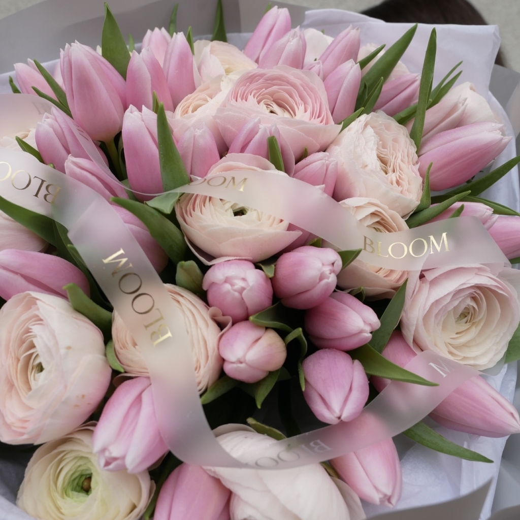 jaskry i tulipany