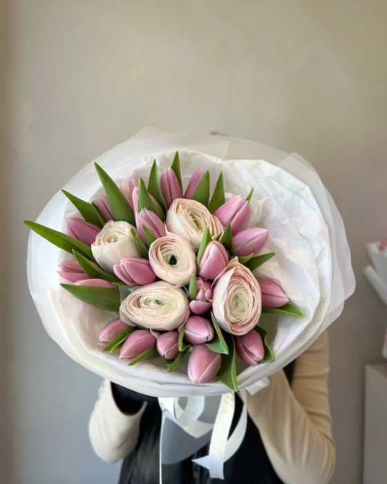 jaskry i tulipany