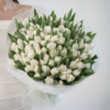 Białe tulipany