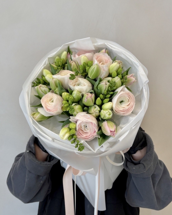 Jaskry, tulipany, frezja small