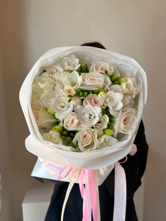 O'Hara roses and freesia