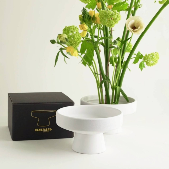 Ceramiczny wazon na kwiaty Ikebana bialy1