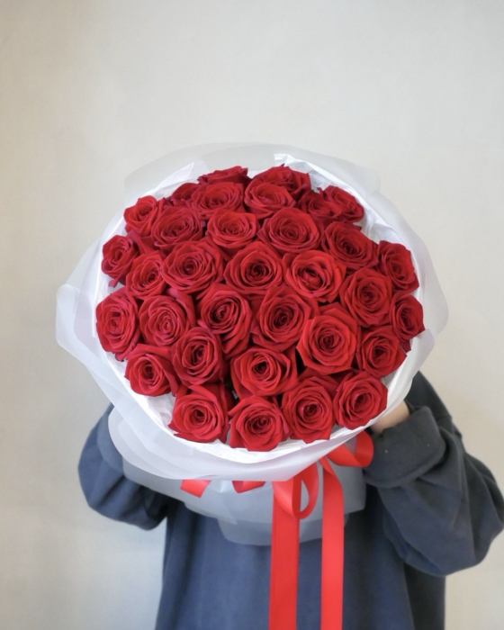 Red Naomi 35
