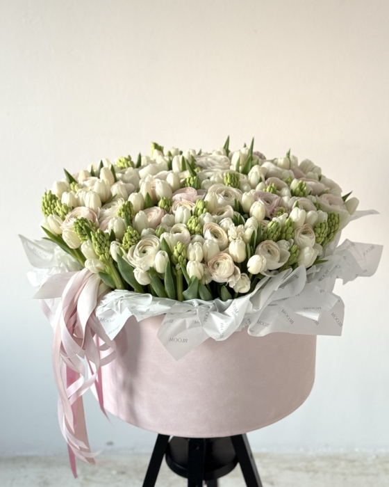Kwiaty w pudełku "Tender Bloom"