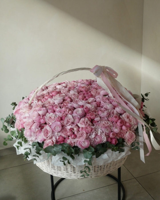 Kosz kwiatów Blush Eternity